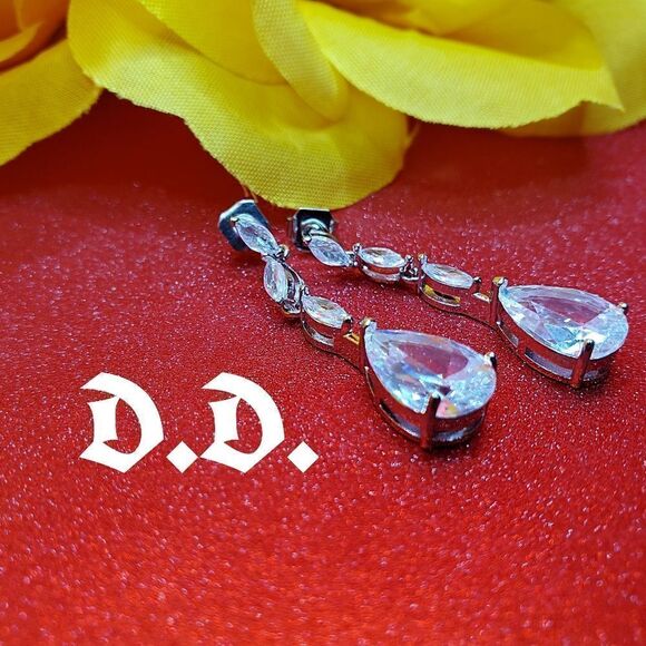 Gorgeous Clear White Diamond & White Baguette Diamond Earrings on 925 Silver - Picture 7 of 9